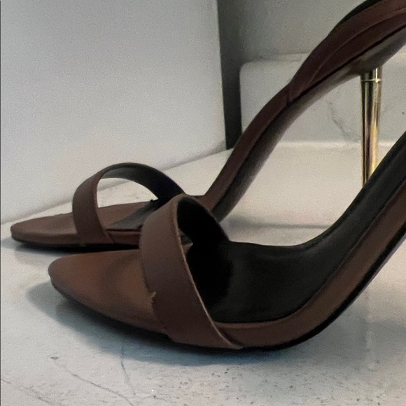 Nine West Tan Heels with Gold Accent - Picture 10 of 16
